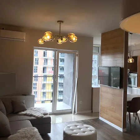 в авалон на вулиці чорновола 16є новобудова * Lviv