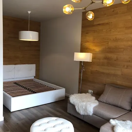 в авалон на вулиці чорновола 16є новобудова