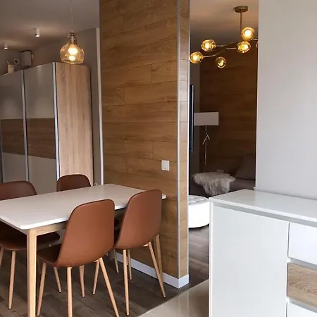 в авалон на вулиці чорновола 16є новобудова *