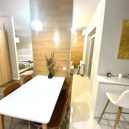 в авалон на вулиці чорновола 16є новобудова Apartment