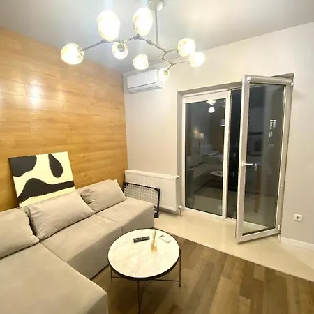 в авалон на вулиці чорновола 16є новобудова Apartman *