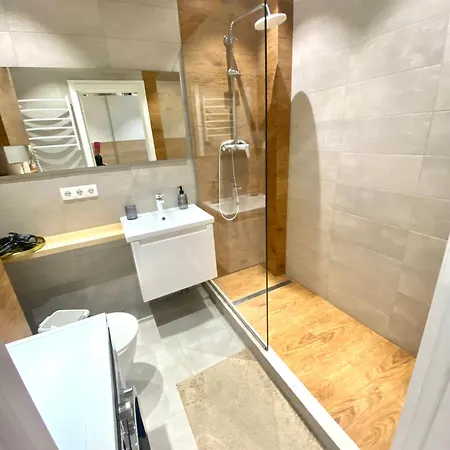 в авалон на вулиці чорновола 16є новобудова * Lemberg