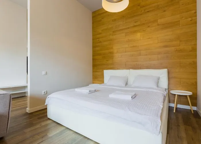 в авалон на вулиці чорновола 16є новобудова Λβιβ