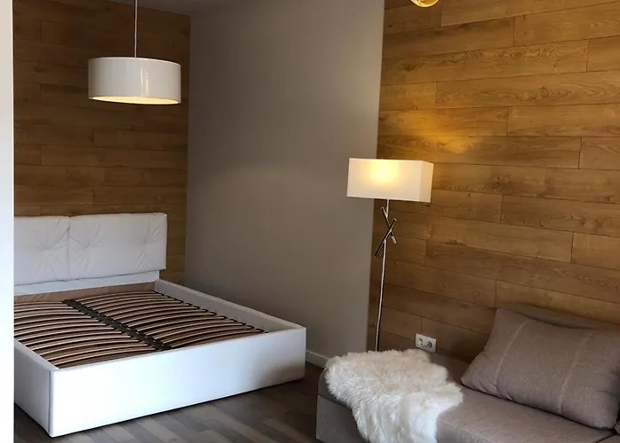 в авалон на вулиці чорновола 16є новобудова