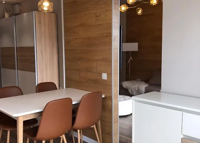 в авалон на вулиці чорновола 16є новобудова *