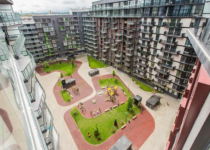 в авалон на вулиці чорновола 16є новобудова Lviv